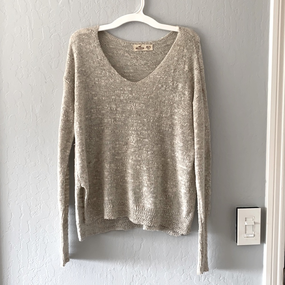 Light sweater/long sleeve top